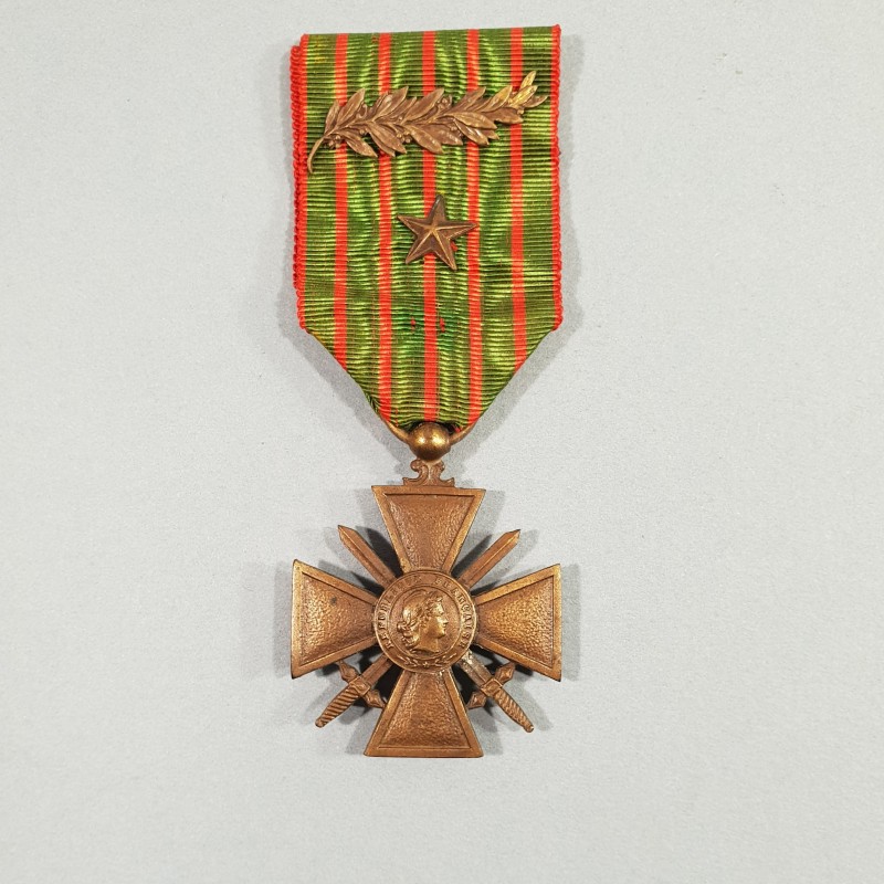 CROIX DE GUERRE 1914-1918 AVEC 1 PALME ET 1 ETOILE POUR CITATION A L'ORDRE DE L'ARMEE ET DU REGIMENT WAR CROSS 1914 1918